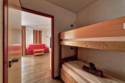 Ascender: Residence Riviere