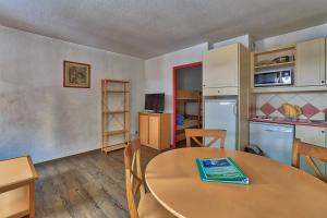 Ascender: Residence Riviere