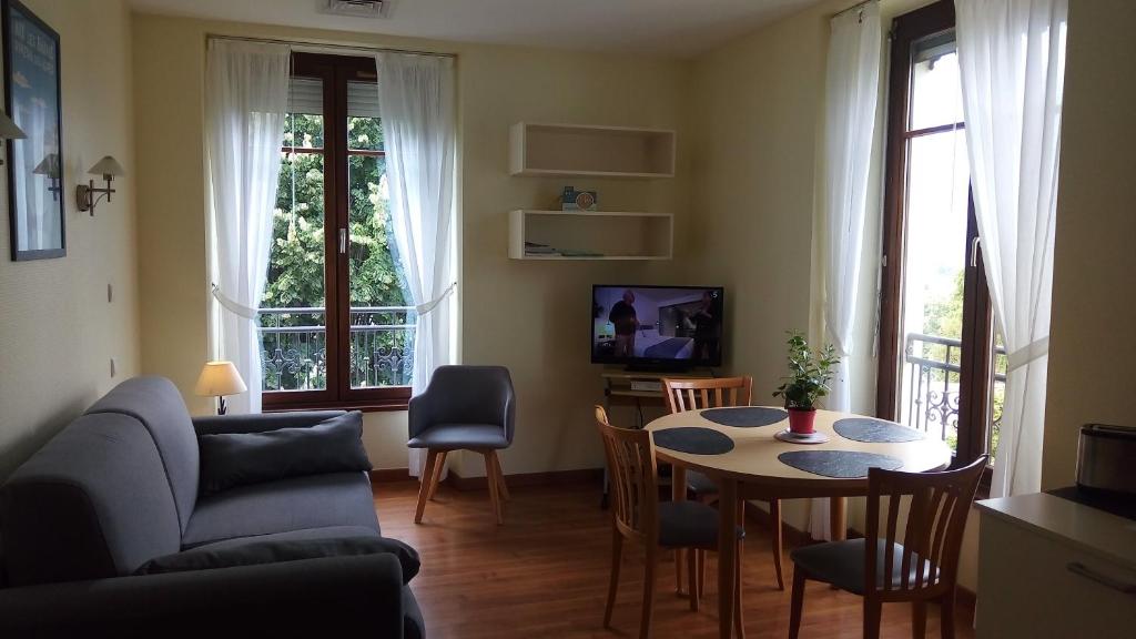 Astay Residence 31 19 Boulevard de la Roche du Roi, 73100 Aix-les-Bains