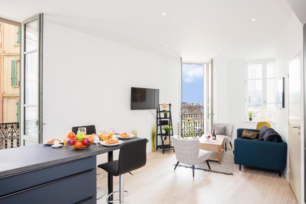 Astoux YourHostHelper 58 Rue Meynadier, 06400 Cannes