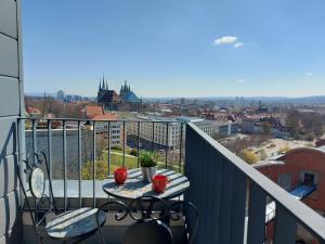 AT THE TOP - Penthouse über den Dächern der Stadt