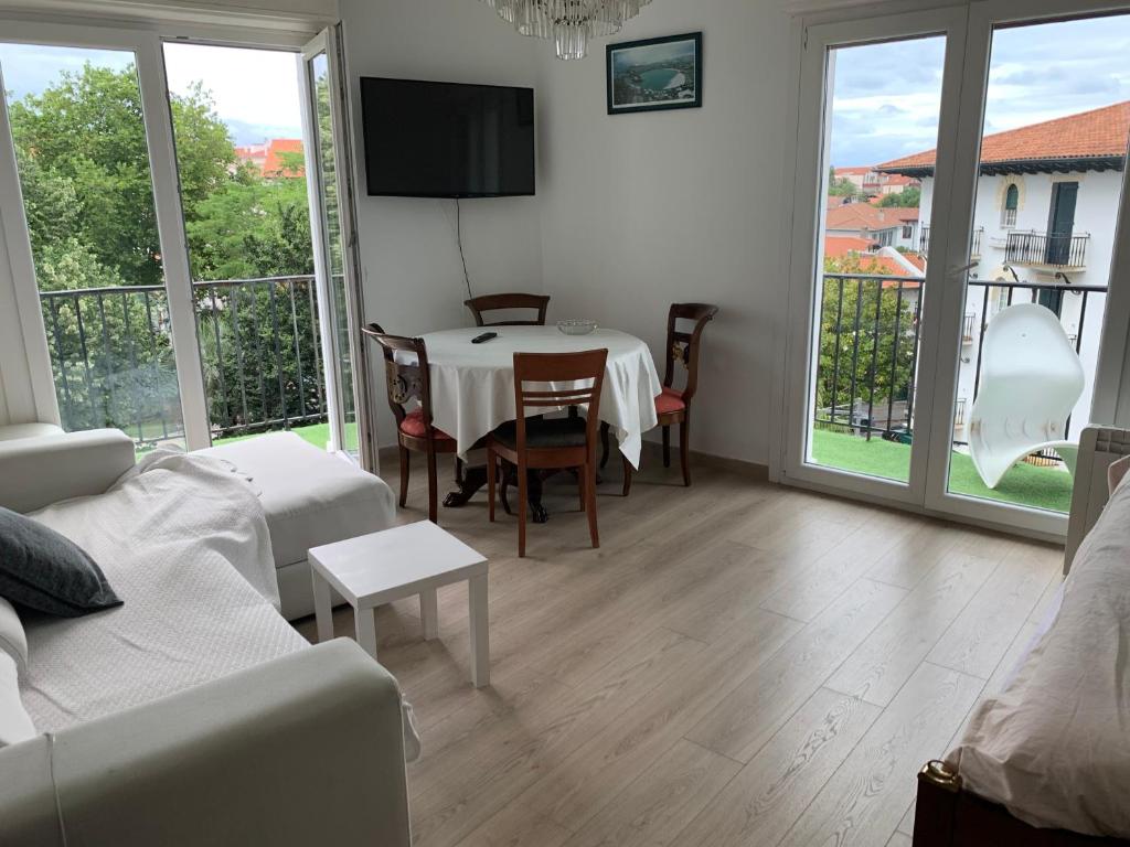 Appartement Ático en esquina rodeado de terrazas todo exterior 63 Boulevard du Général Leclerc 64700 Hendaye