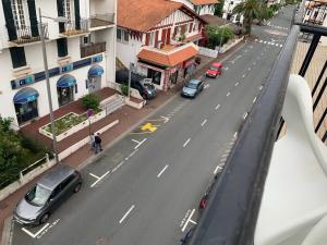 Ático en esquina rodeado de terrazas todo exterior
