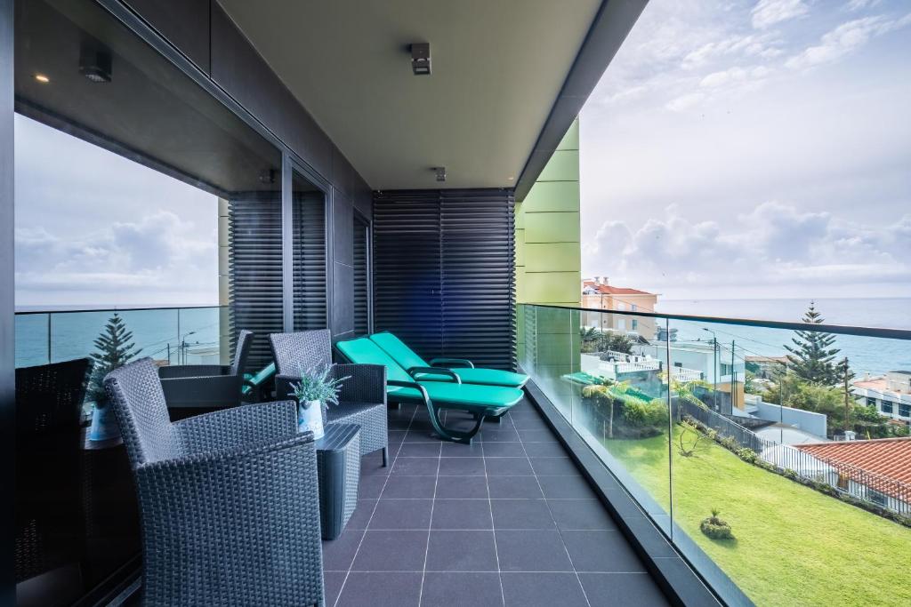 Atlantic Getaway by MHM 348a Estrada Monumental S 6, 9000-100 Funchal