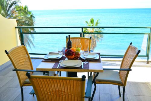 Atlantic View 403 -Apartment with ocean view and Pool
