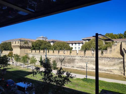 Atlas -Elix - Vue sur les remparts - Climatisation & Terrasse