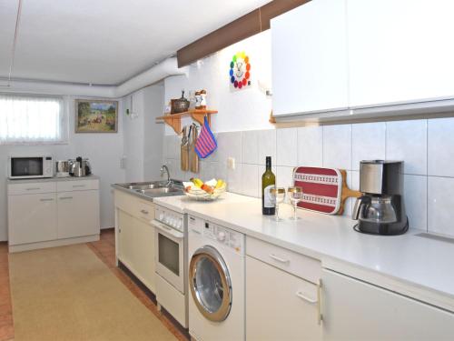 Attractive apartment in Bellenberg with garden