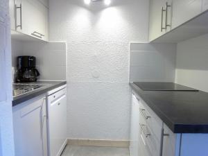 Attractive Apartment in M ribel near Les 3 Vall es