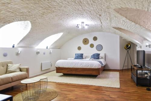 Atypical and cozy studio in Old Lille close to the station - Welkeys