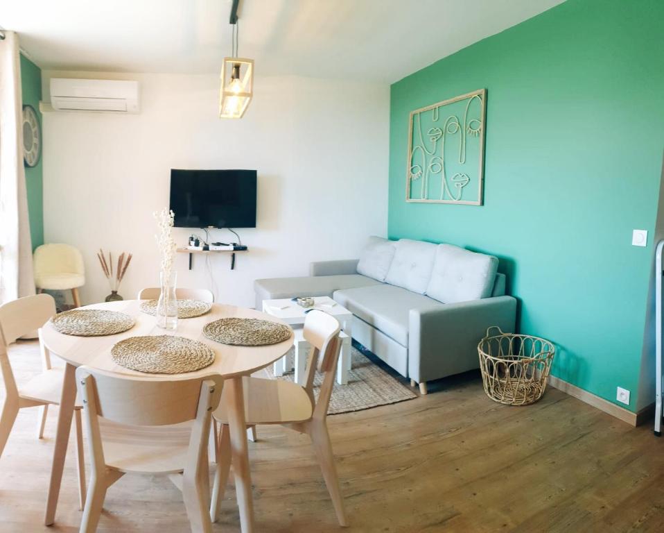 Au Balcon d'Azur, Parking, Climatisation Bat audibergue, RDC 1 Boulevard Georges Clemenceau, 06130 Grasse
