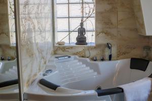 AU BEAU RIVAGE AP2049 by RIVIERA HOLIDAY HOMES