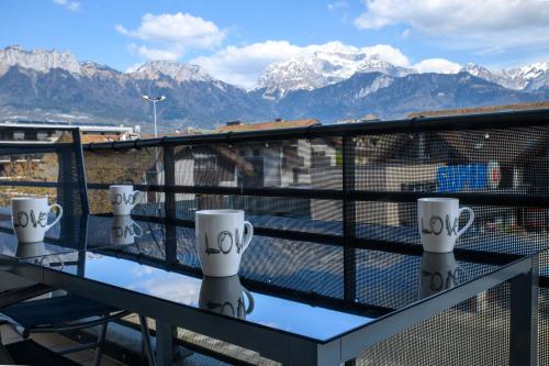 Au cœur de St Jorioz, spacieux appartement avec terrasse et vue montagne.