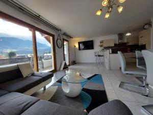 Appartement Au cœur de St Jorioz, spacieux appartement avec terrasse et vue montagne. 2ième étage 15 Chemin des Talmeliers 74410 Saint-Jorioz Rhône-Alpes
