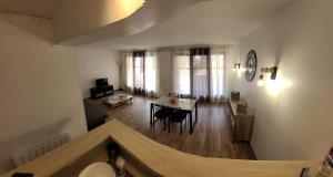 Au calme, 200m du centre T2 avec balcon et parking