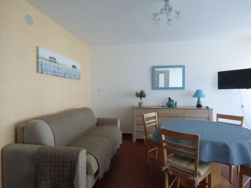 Au Calme - Saint-Cyprien plage Rue Marc de Saint-Amant, 66750 Saint-Cyprien