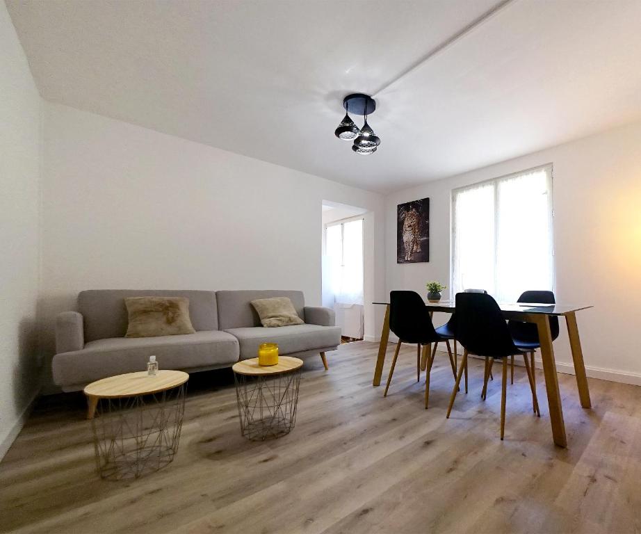 Appartements Appartement au coeur de Cours La Ville Rue de Chauffailles, 69470 Cours-la-Ville