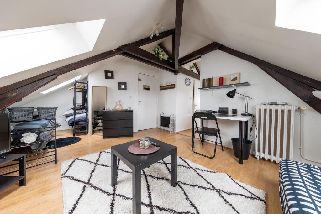 Au Cozy&Chic - Train-Cathedral-City Center 42 Rue Jeanne d'Arc, 51100 Reims