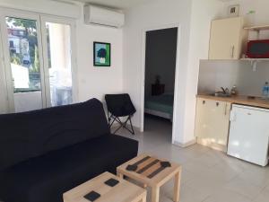 Appartement Au Floraly Cagnes-sur-Mer 5 mn à pied gare SNCF et gare routière Bat 1 Etage 4 5 Montée du Coteau 06800 Cagnes-sur-Mer Provence-Alpes-Côte d\'Azur