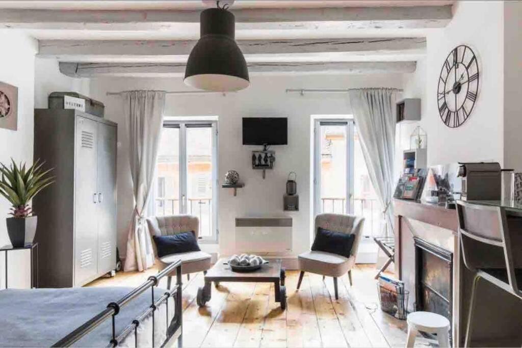 Au Grey d’Annecy, studio cosy au cœur de la ville 6 Rue Carnot, 74000 Annecy