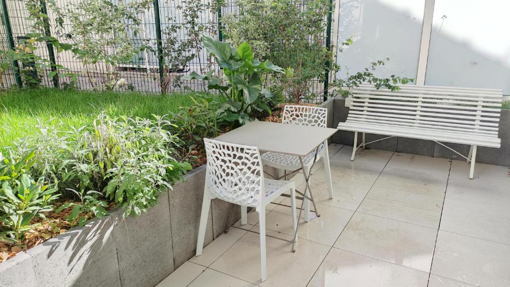 Appartement Au jardin, T2 calme et élégant 54 Rue Roublot 94120 Fontenay-sous-Bois