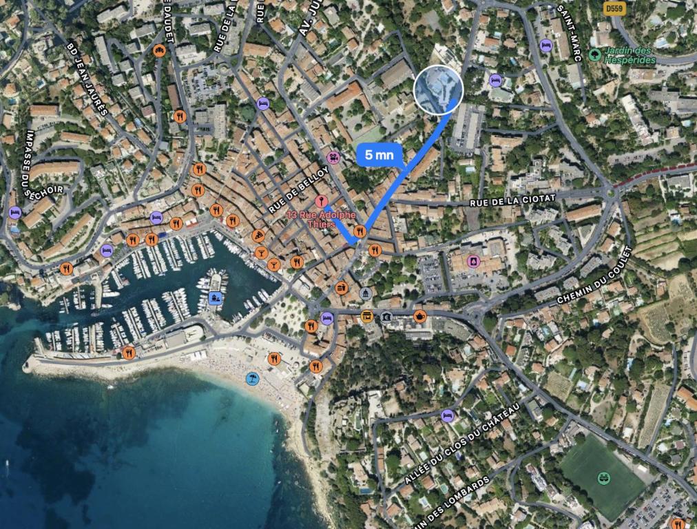 Au P'tit Canaille, plein centre avec parking privé 13 Rue Adolphe Thiers, 13260 Cassis