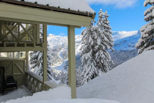 AUDREY - Tastefully renovated, well-equipped 2 bed apartment Flaine Hameau