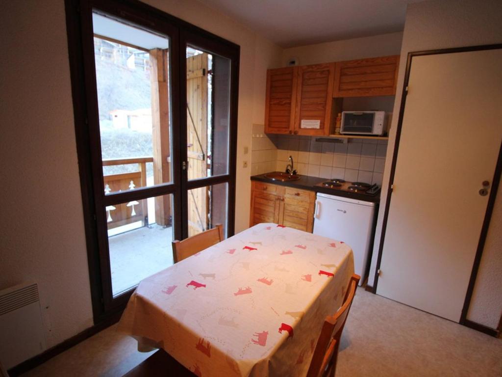Appartement Appartement Auris, 1 pièce, 3 personnes - FR-1-297-59 5 Rue De La Piscine -  -, 38142 Auris