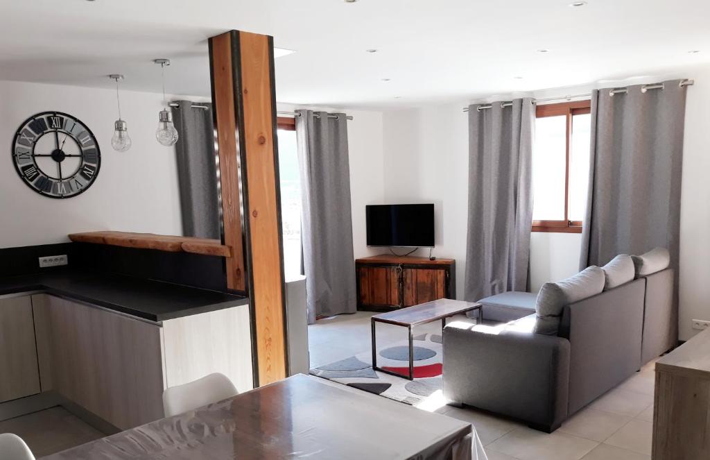 Appartement Auron - 2 à 4 personnes - grand appartement - 1 chambre - calme et vue sur les pistes Route de Nabinas - le saint joseph - auron 06660 Saint-Étienne-de-Tinée