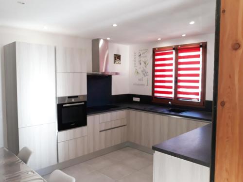 Auron - 2 à 4 personnes - grand appartement - 1 chambre - calme et vue sur les pistes