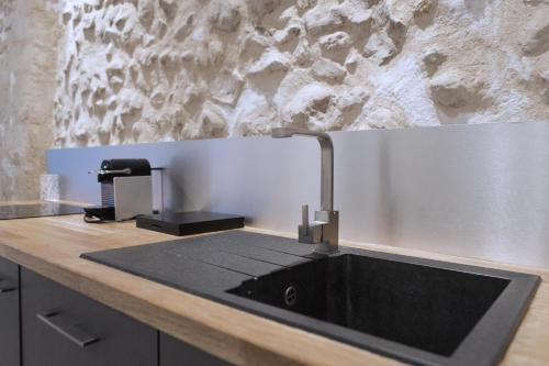 Ausone Beautiful loft apartment in historical center + terrace and parking