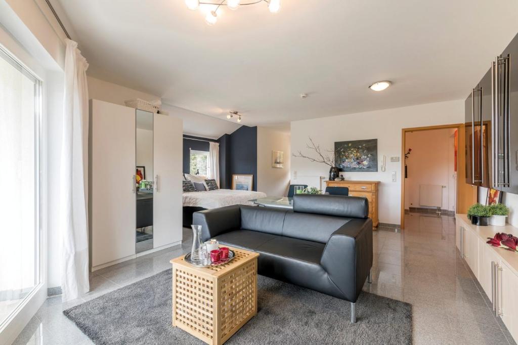 AUSZEIT - Art & Design Ferienapartment 2B Berliner Straße, 35080 Bad Endbach
