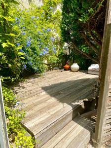 Authentic and beautiful one bedroom apartment Seafront with Garden Cannes