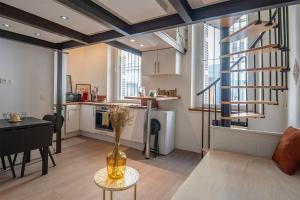 Authentic pied-a-terre nearby the Vieux Port