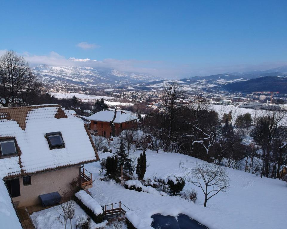 Appartement Aux chataigniers alpins 12 Allée de la Farandole 05000 Gap