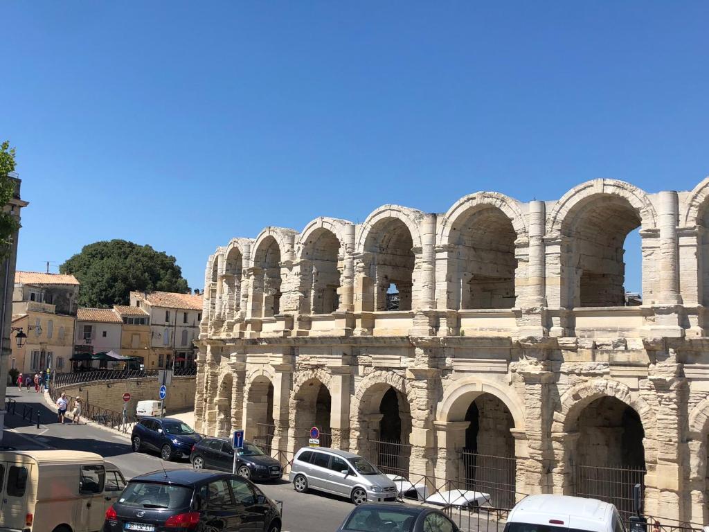 Appartement aux pieds des arènes 41 rue jean jacques rousseau 13200 Arles