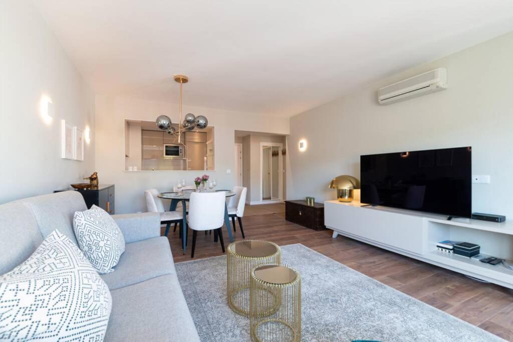 Av. da Liberdade comfortable apt with balcony 180 Avenida da Liberdade 4C, 1250-142 Lisbonne