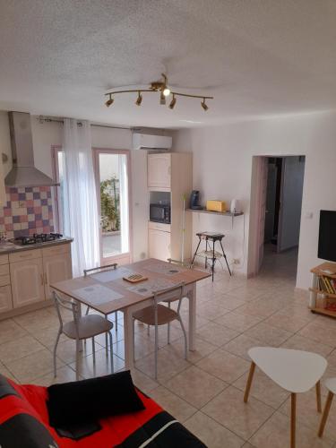 Appartement Appartement avec extérieur et parking gratuit 17 Rue de Torderes Perpignan