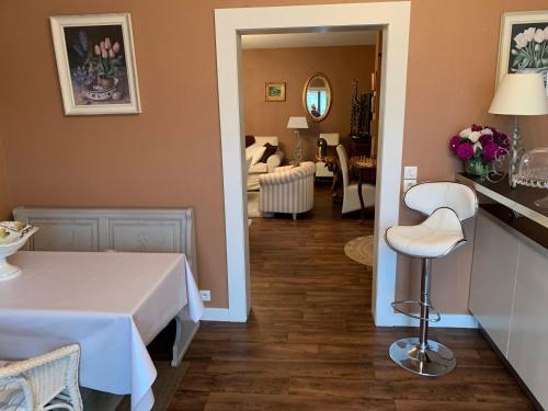 Appartement avec piscine dans maison familliale Hoenheim france