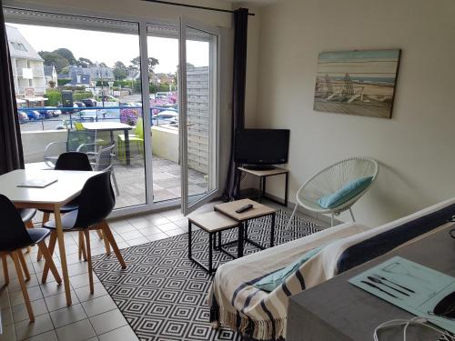 Appartement avec terrasse à 70m de la plage à PERROS-GUIREC Réf - 893 Perros-Guirec france