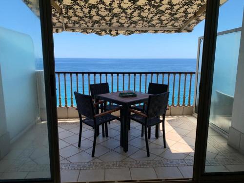 Appartement avec vue mer sur la Promenade des Anglais Nice france