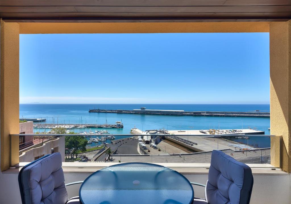 avenida arriaga 806 top floor Avenida Arriaga conjunto monumental do infante, no75, 9000-060 Funchal