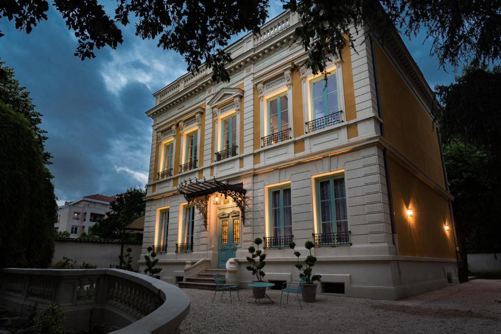Avenida da Liberdade flat near praça Republica safaris city center