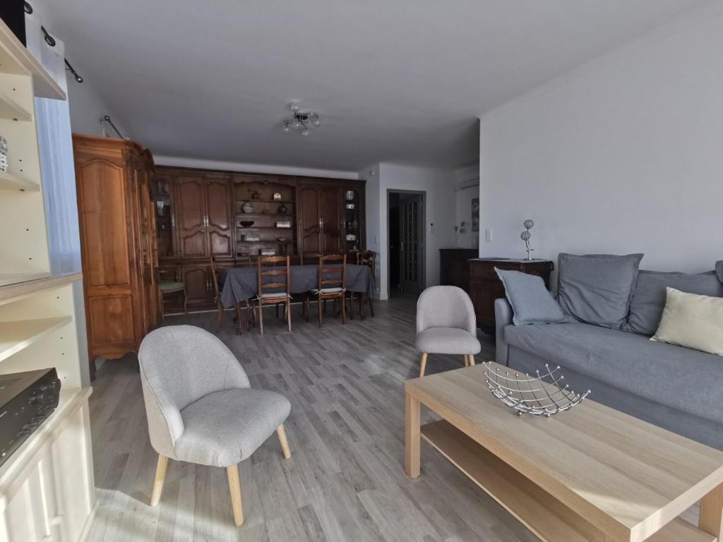 Appartement Appartement Avignon, 4 pièces, 6 personnes - FR-1-698-1 4 rue Paul Ramadier, 84000 Avignon