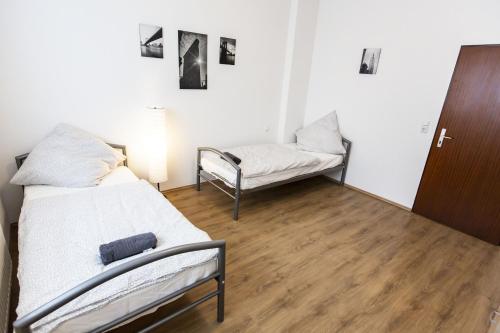 AVR Apartment HOF 1