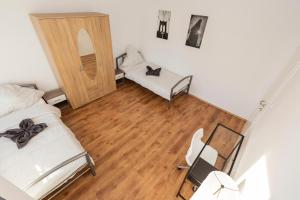 AVR Apartment HOF 7