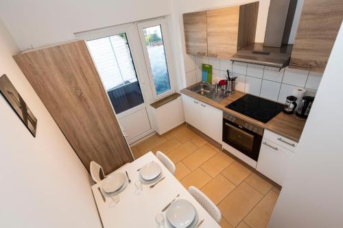 AVR Apartment HOF 8