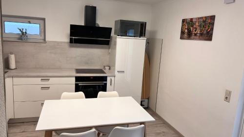 Awad‘s White Apartment