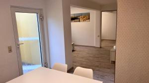 Awad‘s White Apartment