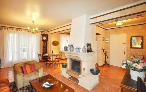 Awesome apartment in Argels sur Mer with 2 Bedrooms, WiFi and Outdoor swimming pool