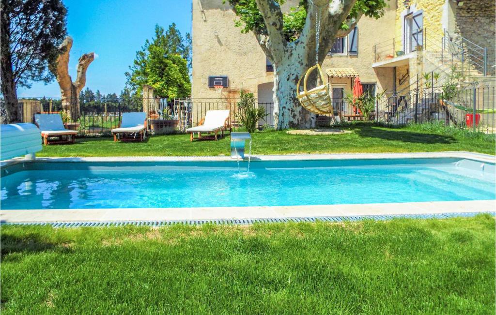 Awesome apartment in Avignon with WiFi, Outdoor swimming pool and Heated swimming pool , 84140 Avignon